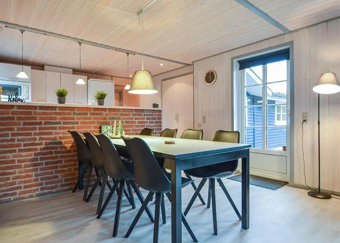 Beautiful In Romo With Kitchen